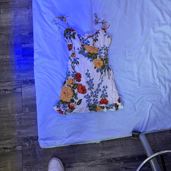 Reformation Esther floral ruffle dress - Picture 6 of 9